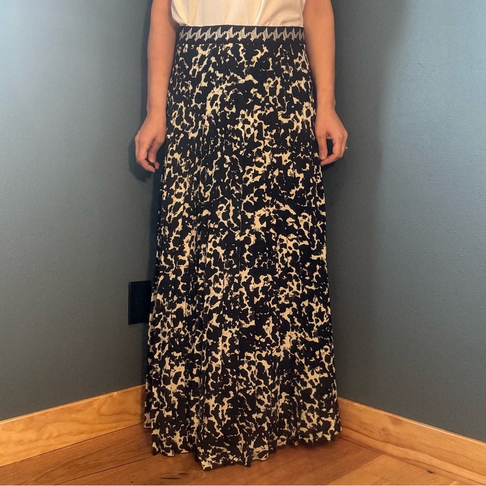 Sfizio Made in Italy Black & White Floor Length Print Maxi Skirt size 8/L - Picture 9 of 16